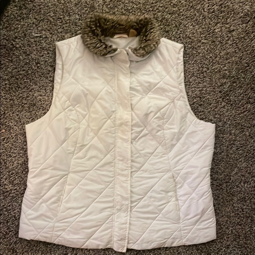 Northcrest Vest Plus Size Women White Cream Quilted Detail with Faux Fur Collar